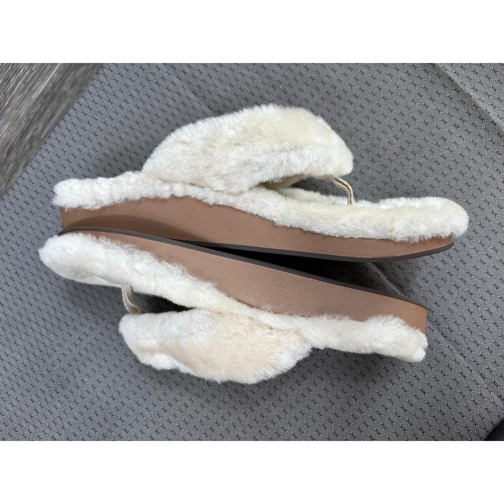 OluKai Slippers Shoes Womens Size 8 White Fuzzy Thong Faux Fur Lined Cozy - Picture 4 of 8